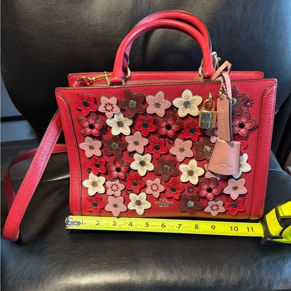 Coach Red floral appliqué Handbag - Picture 2 of 14